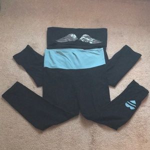 Set of two (2) Victoria’s Secret cropped legging